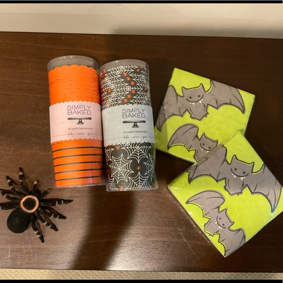 Halloween Treats Baking Set 🕷 🎃 - Picture 1 of 3